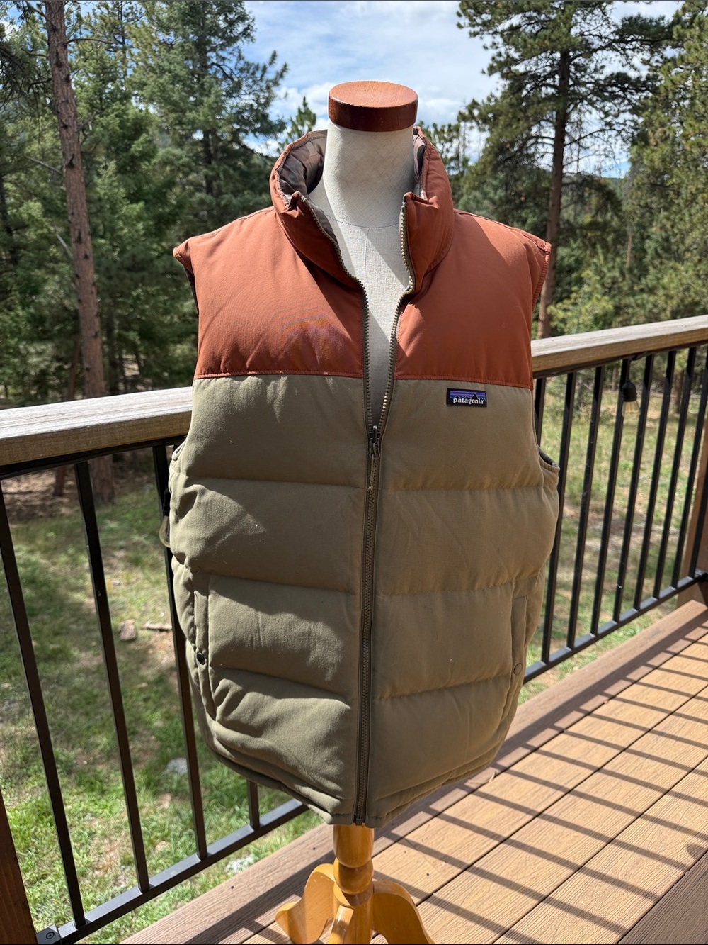 Patagonia Reversible Bivy Down Vest Men’s Large Brown Tan Puffer